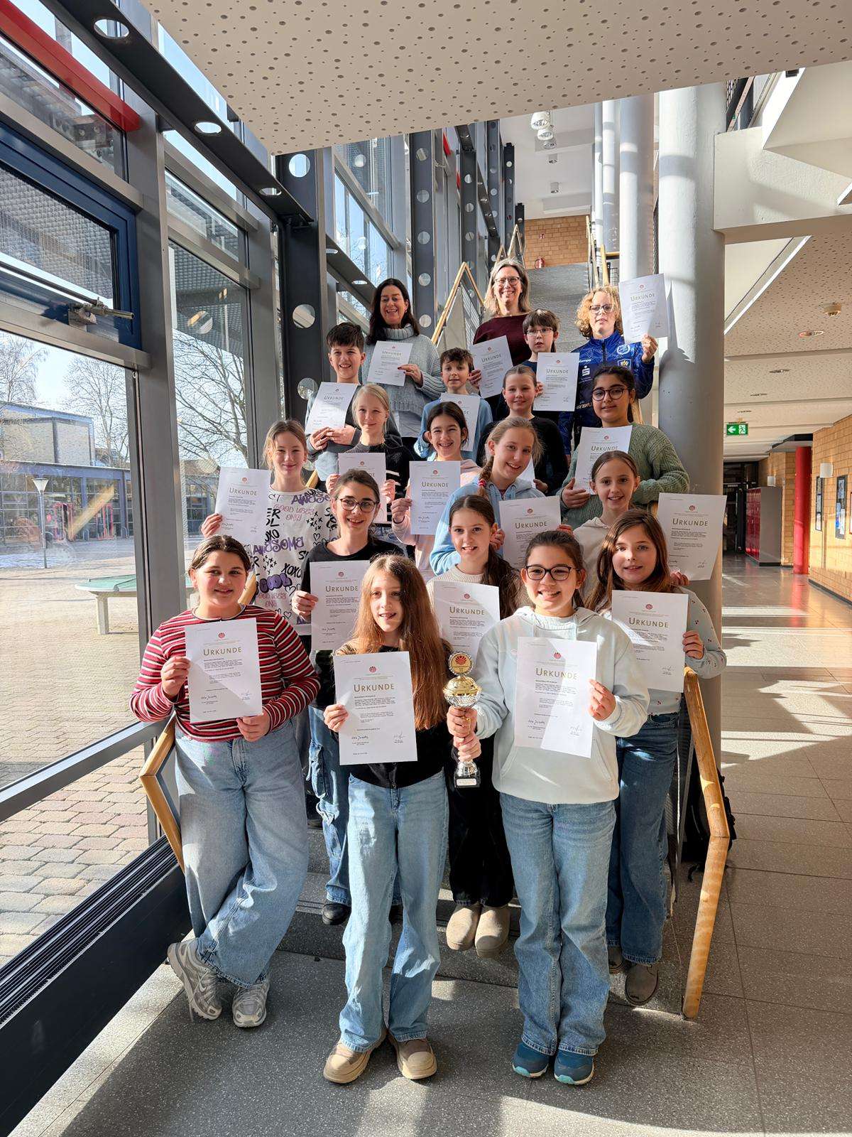 Mehr über den Artikel erfahren Streicherklassen 5 und 6 der HPS gewinnen erneut den „Goldenen Toni“